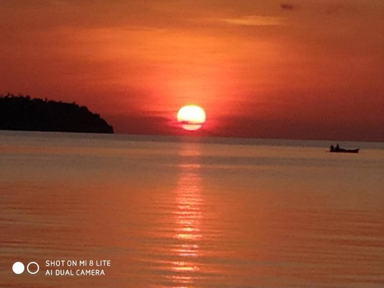 Sunset Beach Batudaka Kültér fotó